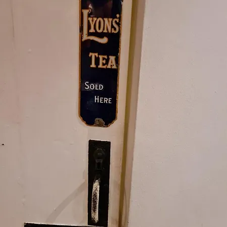 The Old School House * Nether Poppleton