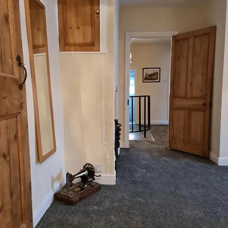 The Old School House * Nether Poppleton