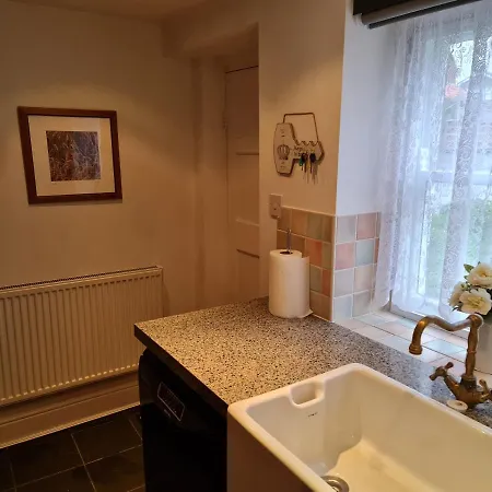 The Old School House * Nether Poppleton